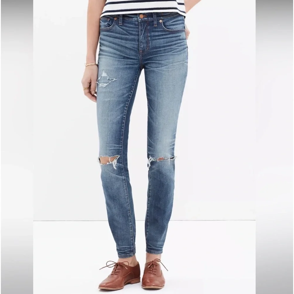 Madewell | Women’s medium blue distressed high rise skinny skinny jeans, size 25